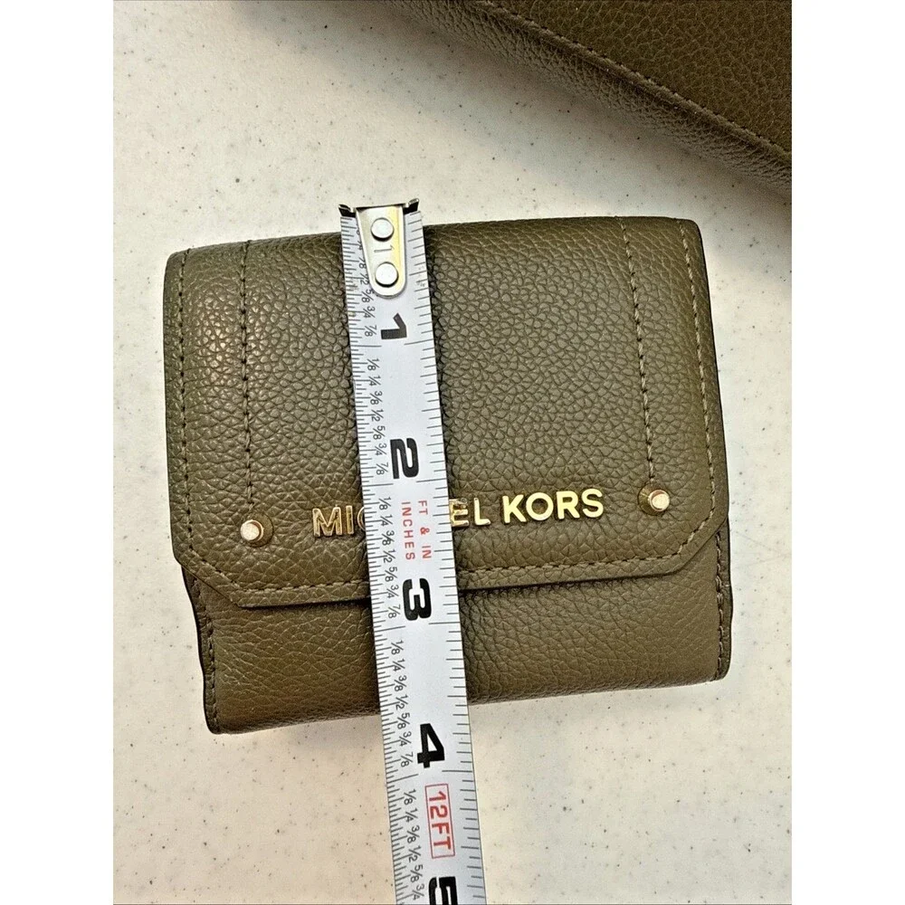 MICHAEL KORS HAYES Medium Leather Messenger Bag Green W/ Matching Wallet